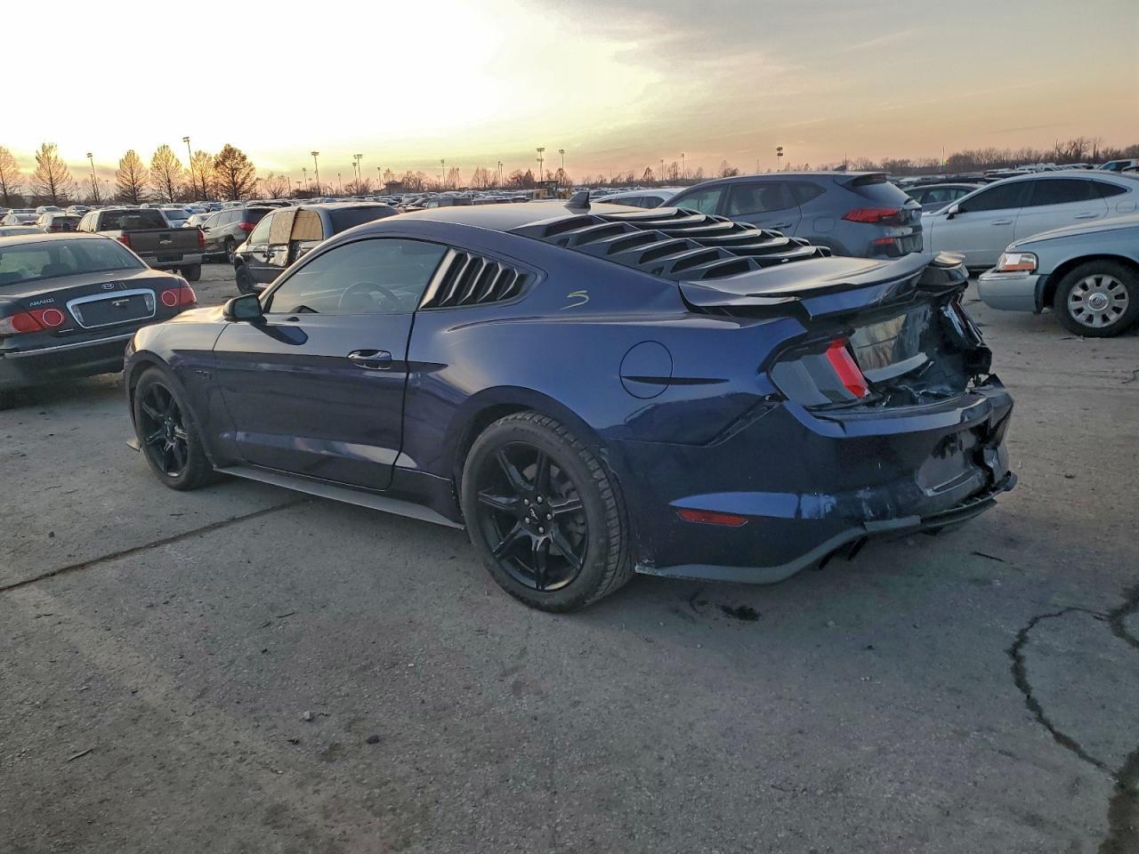 2020 Ford Mustang Gt - zdjęcie 2