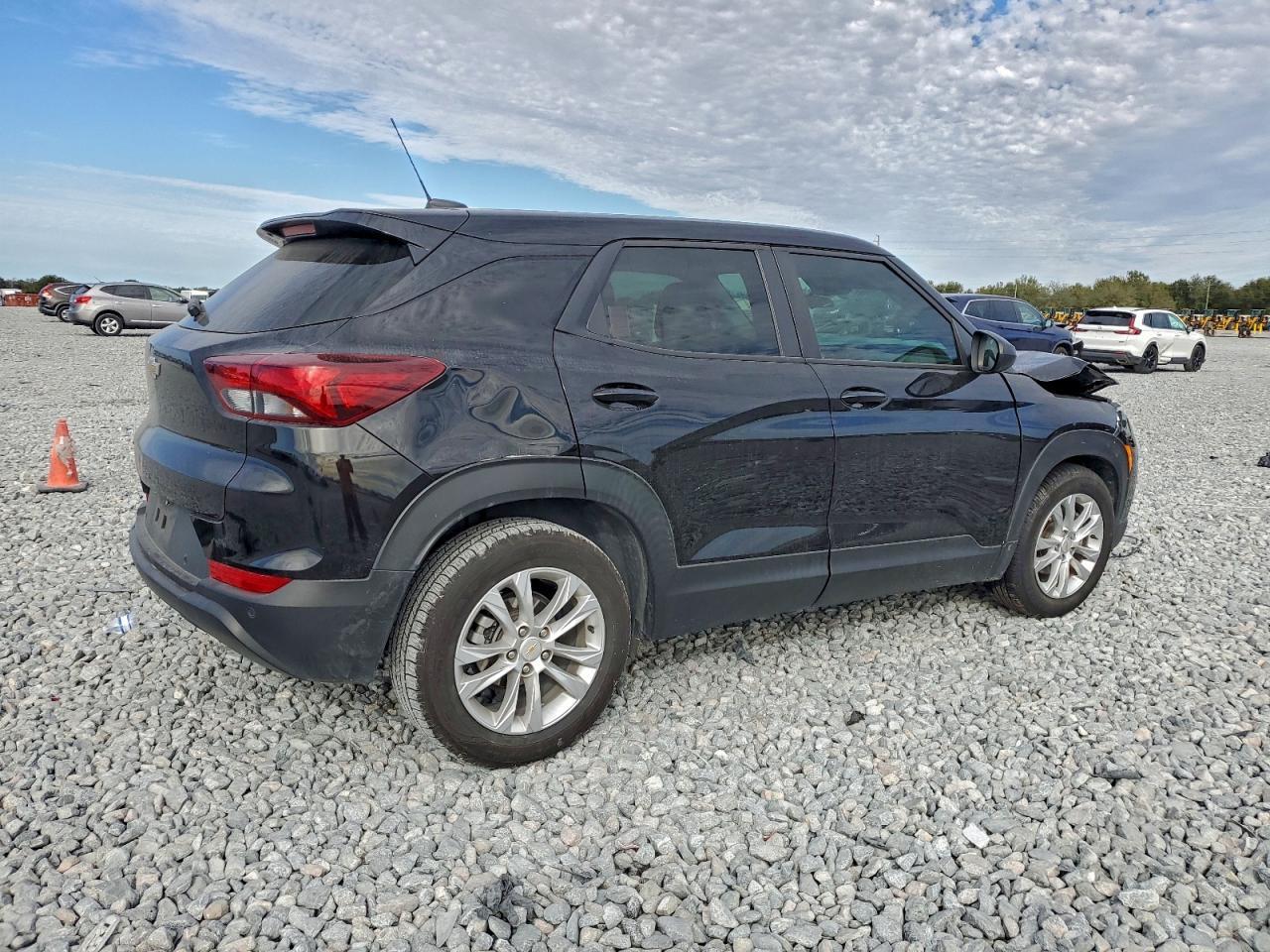 2022 Chevrolet Trailblazer Ls - zdjęcie 3