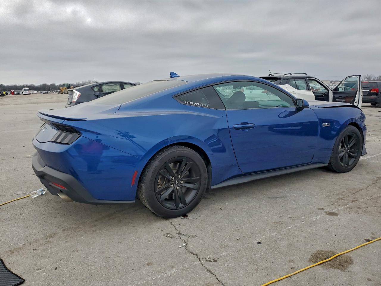 2024 Ford Mustang Gt - zdjęcie 3