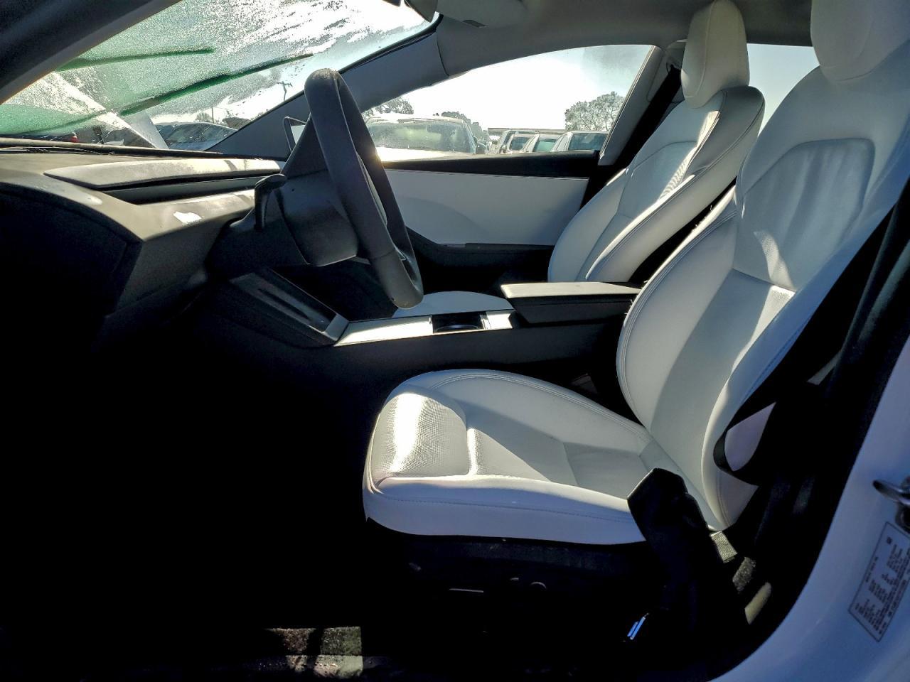 2026 Tesla Model 3 - zdjęcie 7