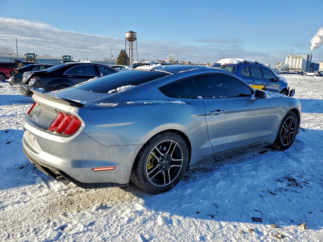 Ford Mustang - zdjęcie 3