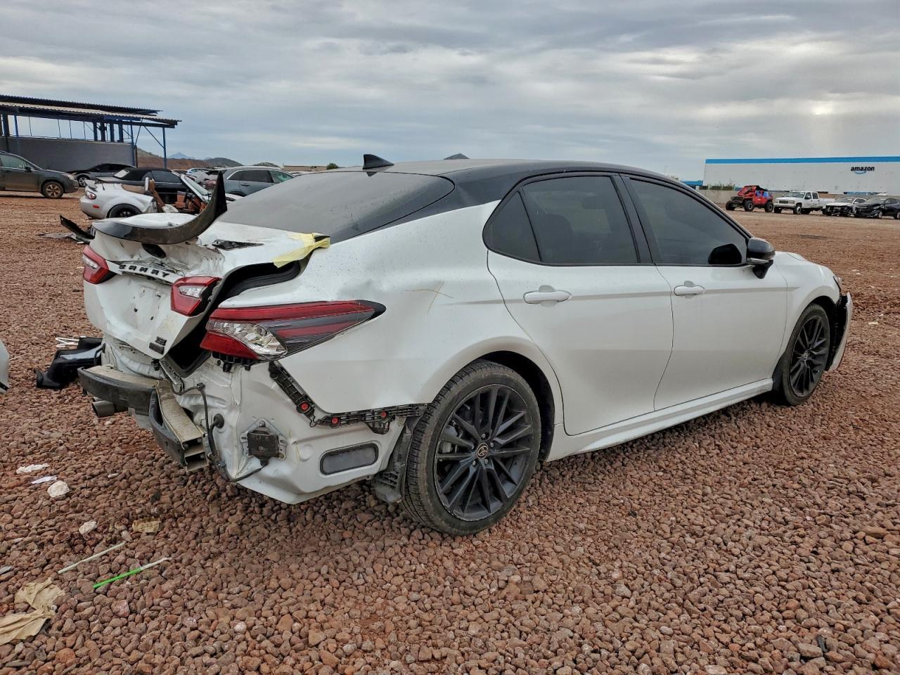 2022 Toyota Camry Xse - zdjęcie 3