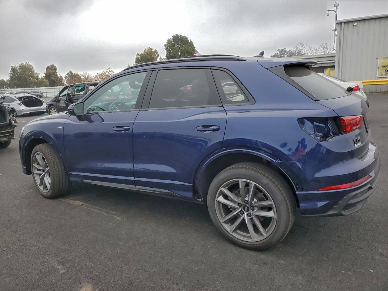 Audi Q3 - zdjęcie 2