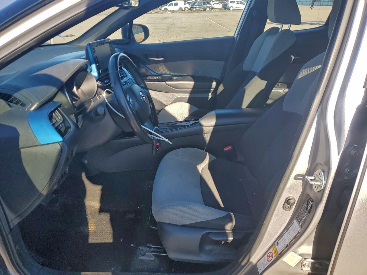 2019 Toyota C-Hr Xle - zdjęcie 7