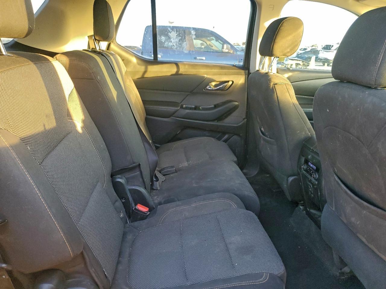 2018 Chevrolet Traverse Ls - zdjęcie 11