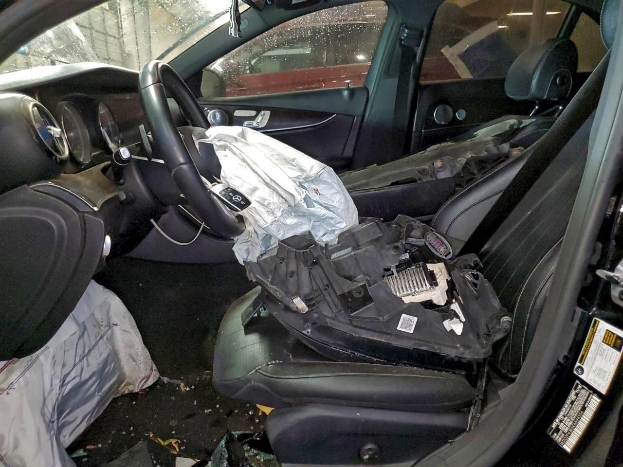 2019 Mercedes-Benz E 300 - zdjęcie 7