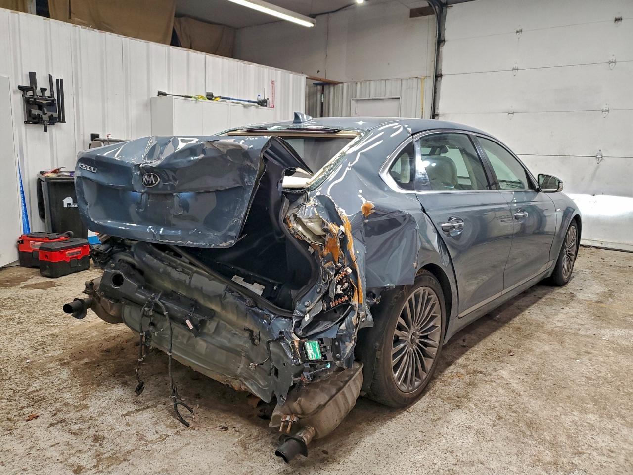 2019 Kia K900 Luxury - zdjęcie 3