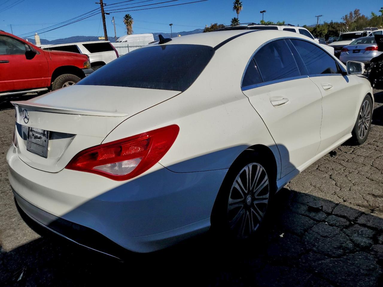 2017 Mercedes-Benz Cla 250 - zdjęcie 3