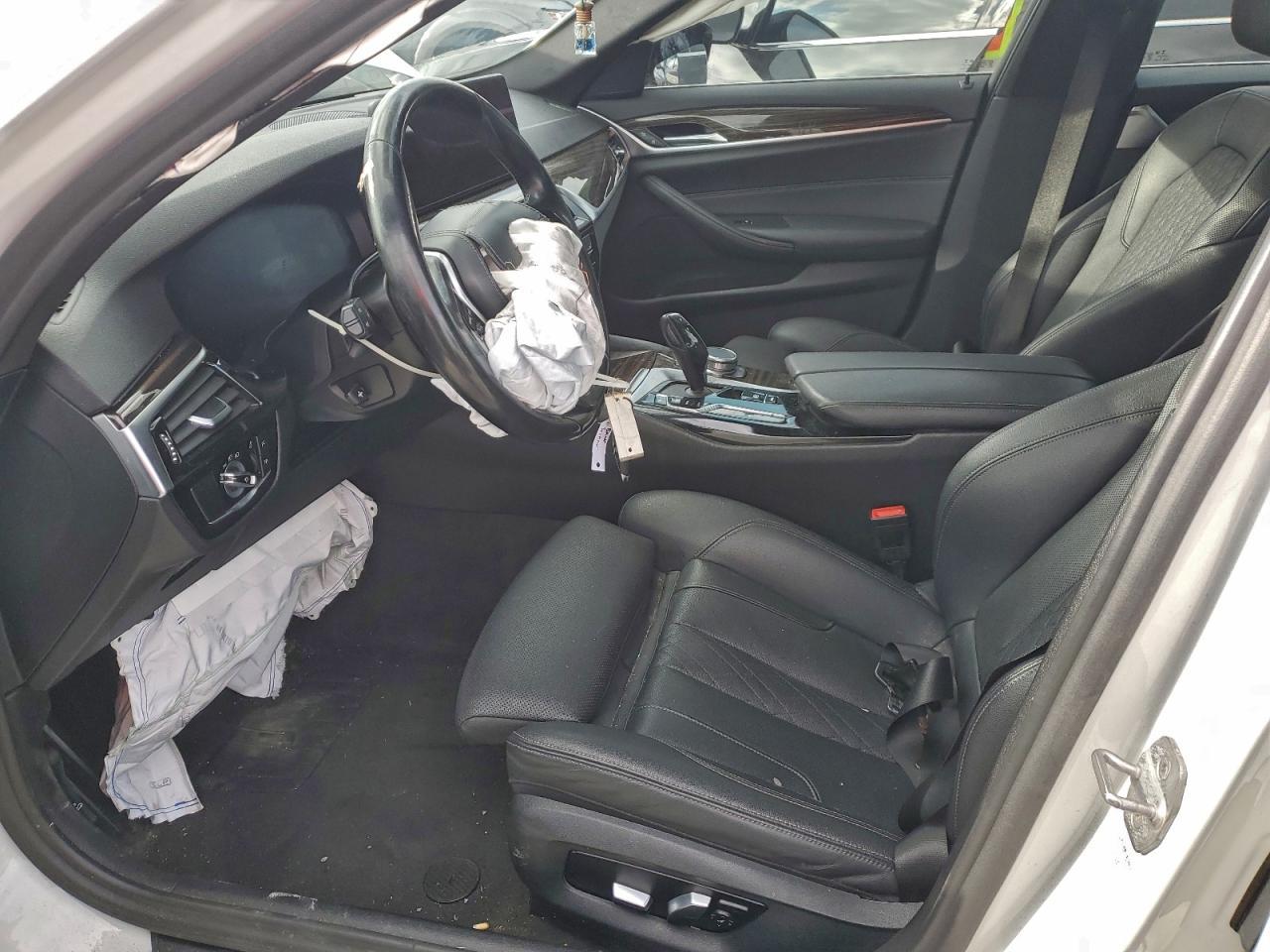 2021 BMW 530 Xi - zdjęcie 7