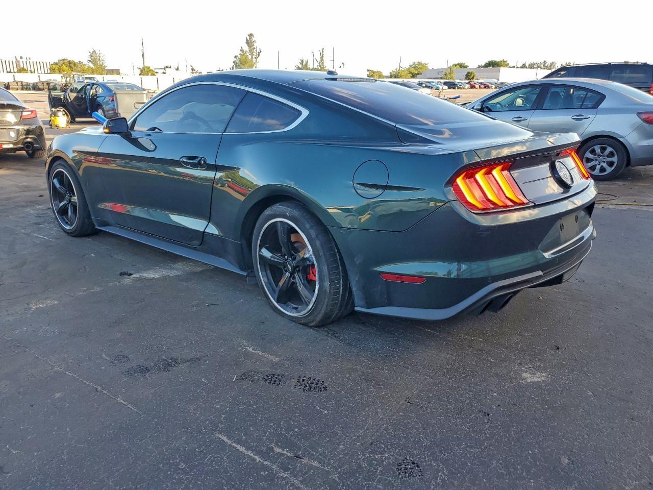2019 Ford Mustang Bullitt - zdjęcie 2