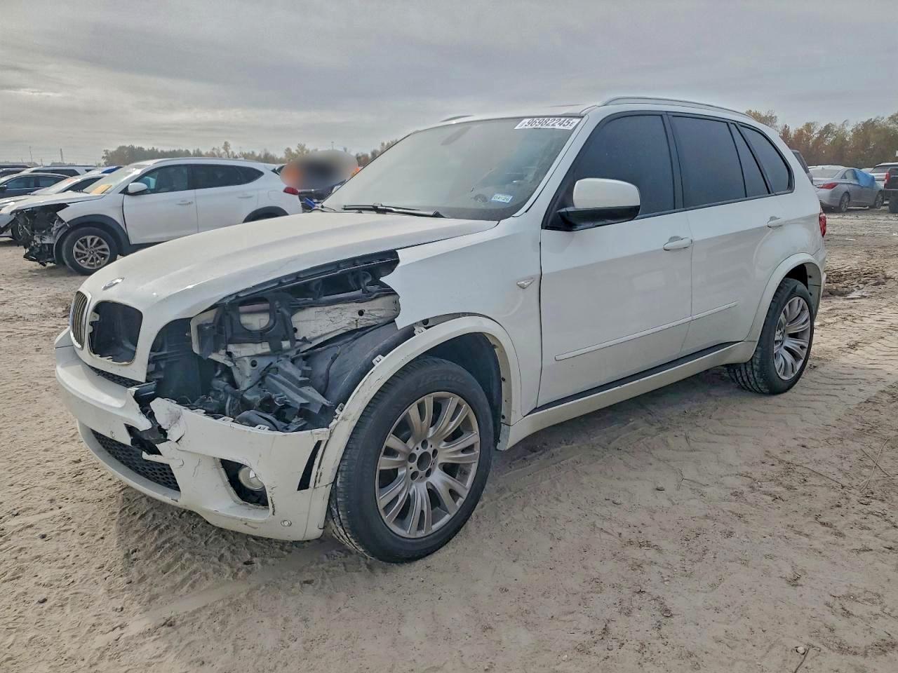 2013 BMW X5 xDrive50I - zdjęcie główne