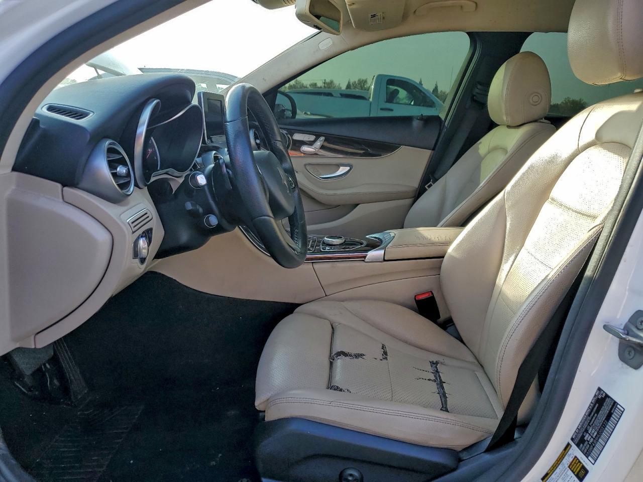 2017 Mercedes-Benz C 300 - zdjęcie 7
