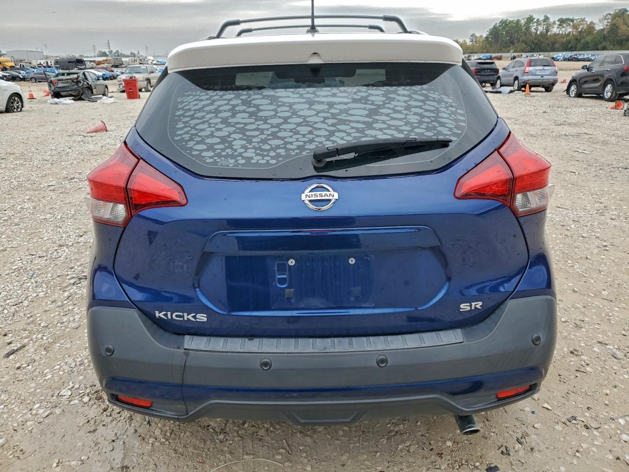 2020 Niss Kicks - zdjęcie 6