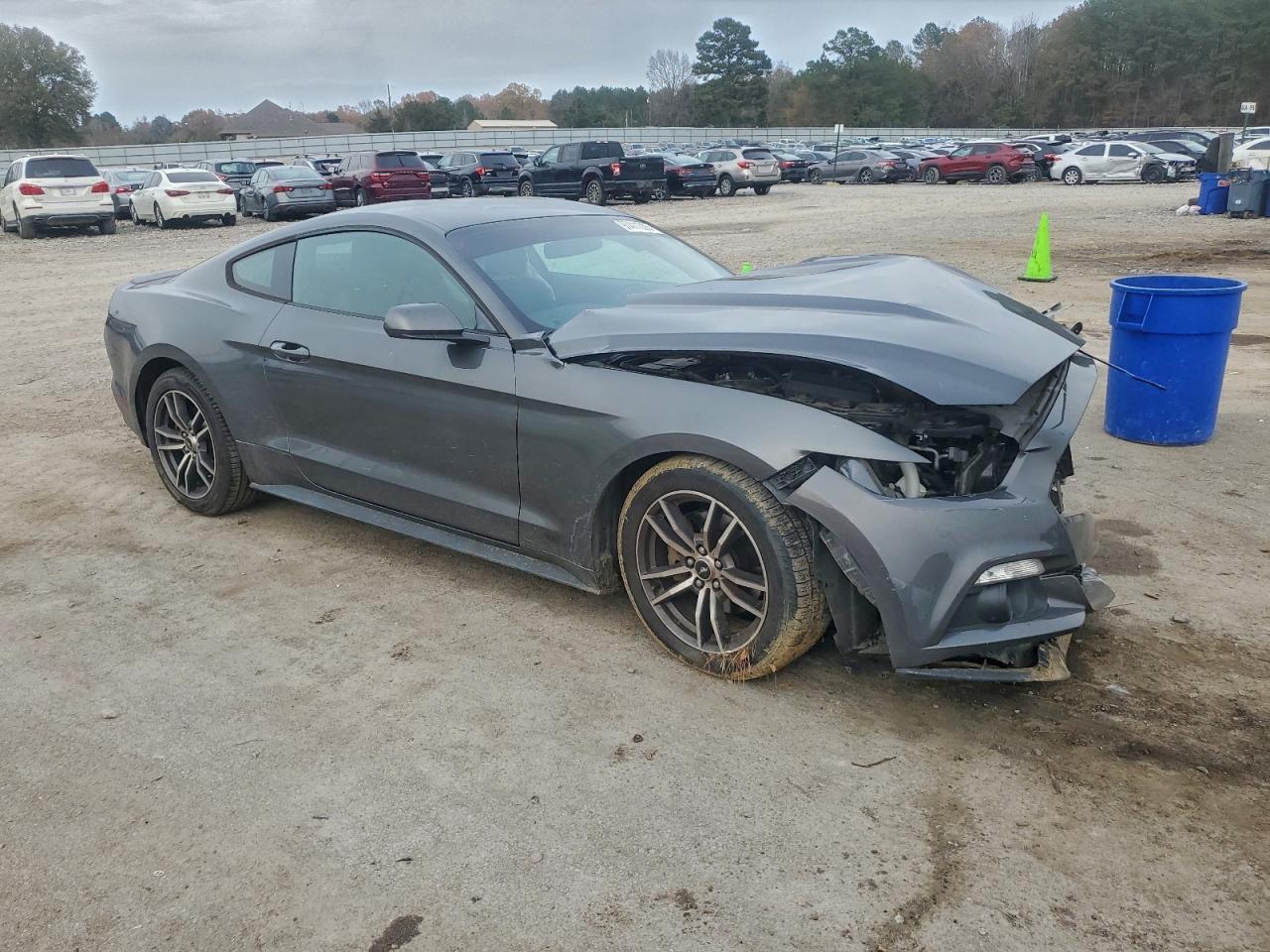 2017 Ford Mustang - zdjęcie 4