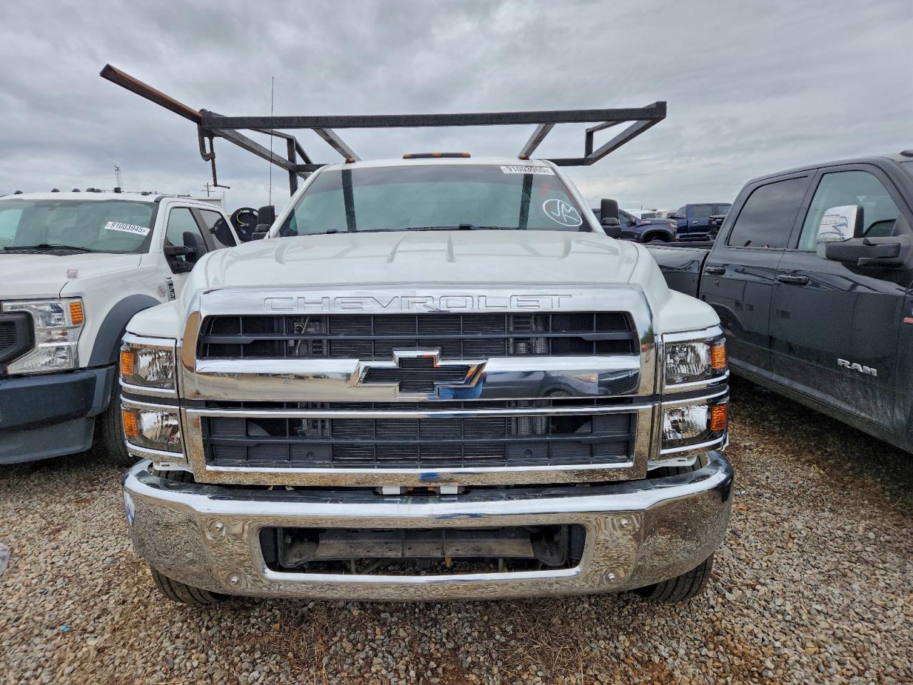 2023 Chevrolet Silverado Medium Duty - zdjęcie 5