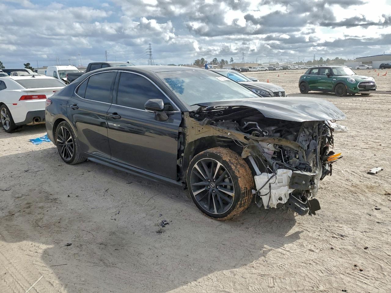 2018 Toyota Camry Xse - zdjęcie 4