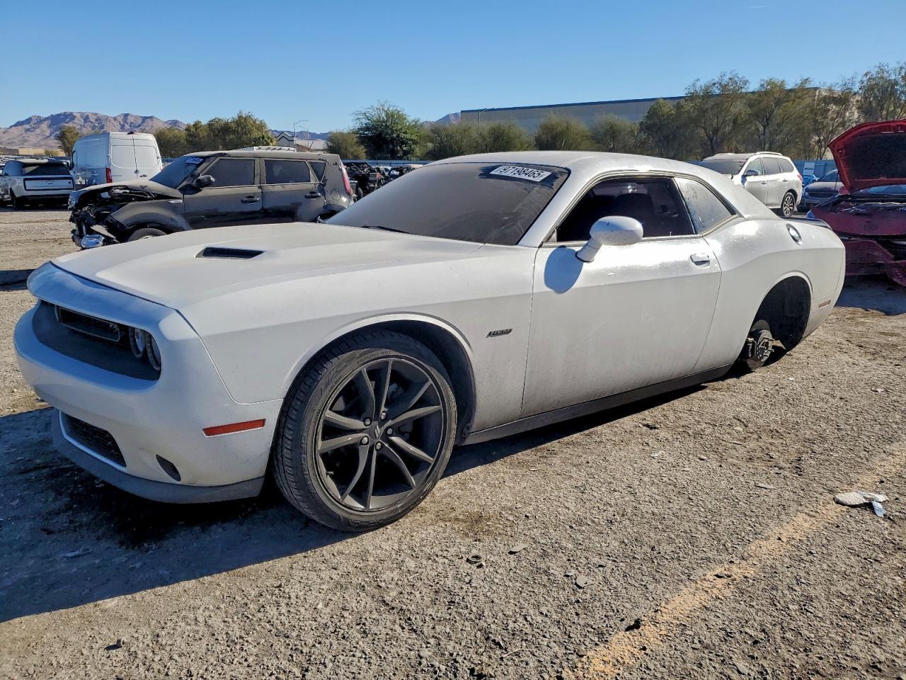 2018 Dodge Challenger R/T - zdjęcie główne