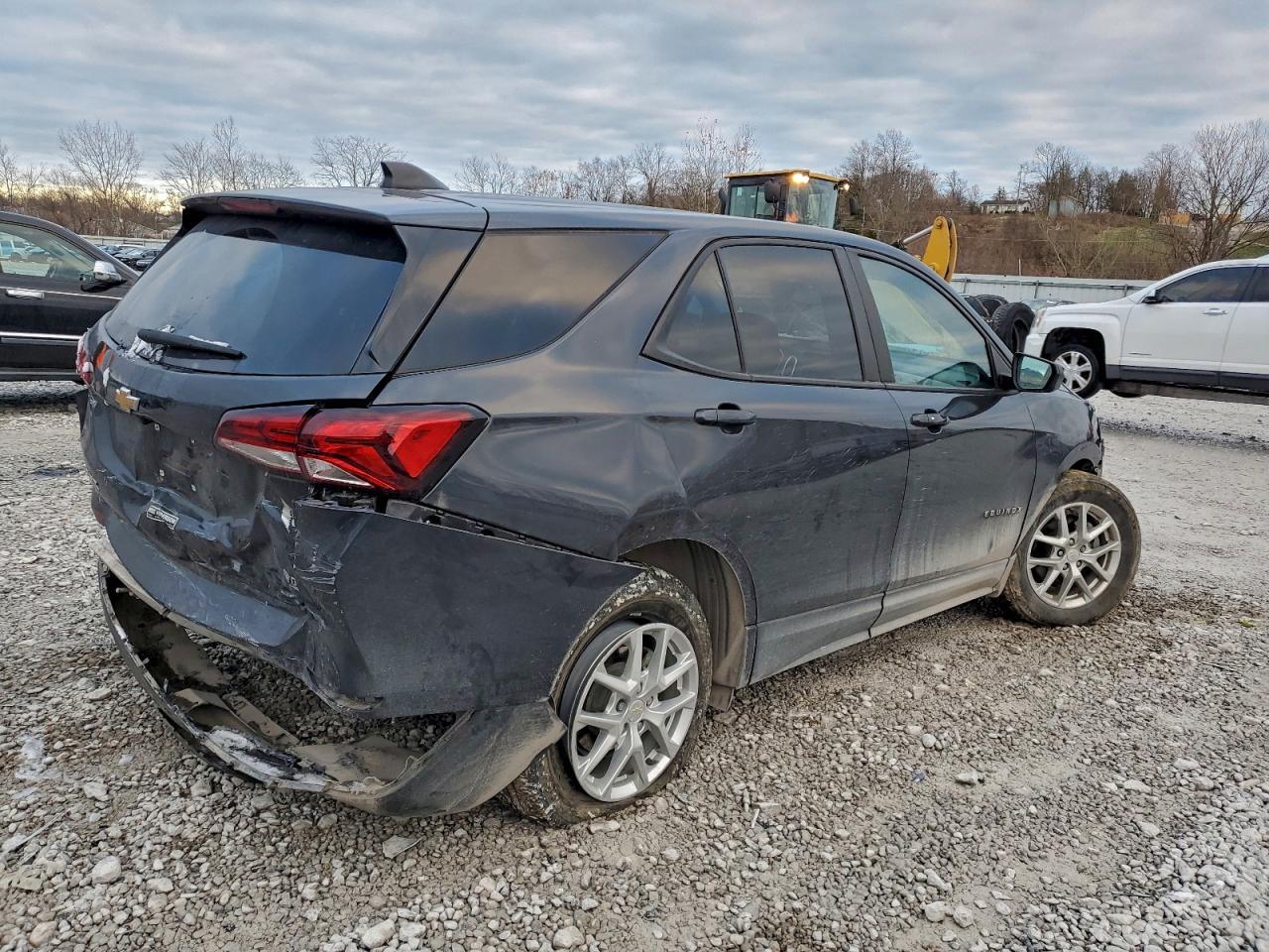2022 Chevrolet Equinox Ls - zdjęcie 3