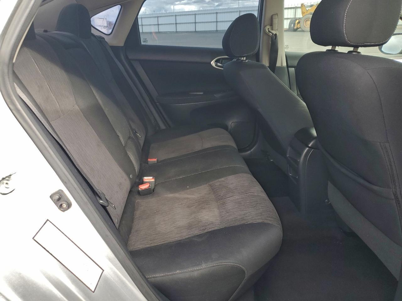2014 Nissan Sentra S - zdjęcie 10