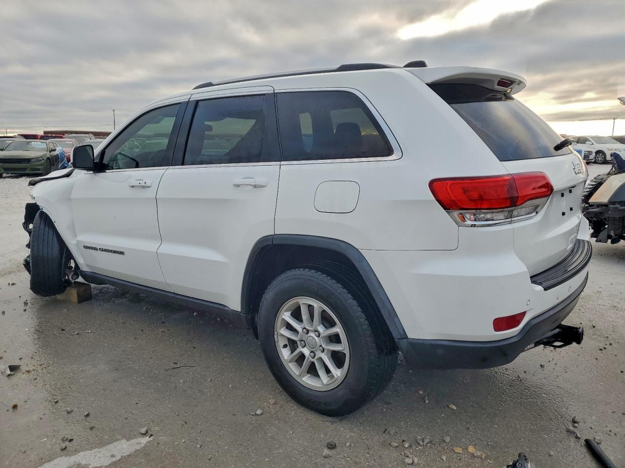 2019 Jeep Grand Cherokee Laredo - zdjęcie 2