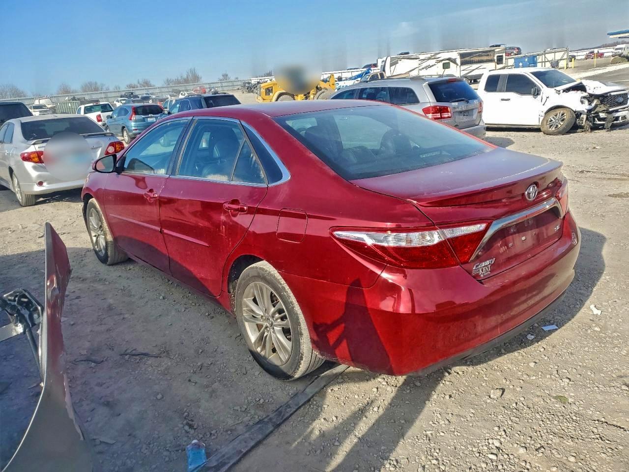 2016 Toyota Camry Le - zdjęcie 2