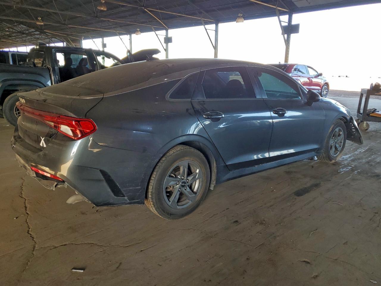 2022 Kia K5 Lxs - zdjęcie 3