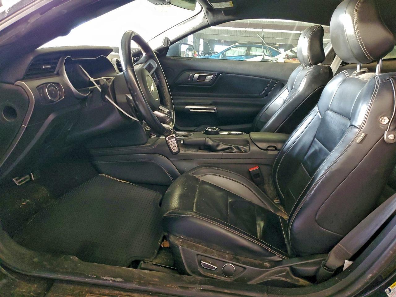 2019 Ford Mustang - zdjęcie 7