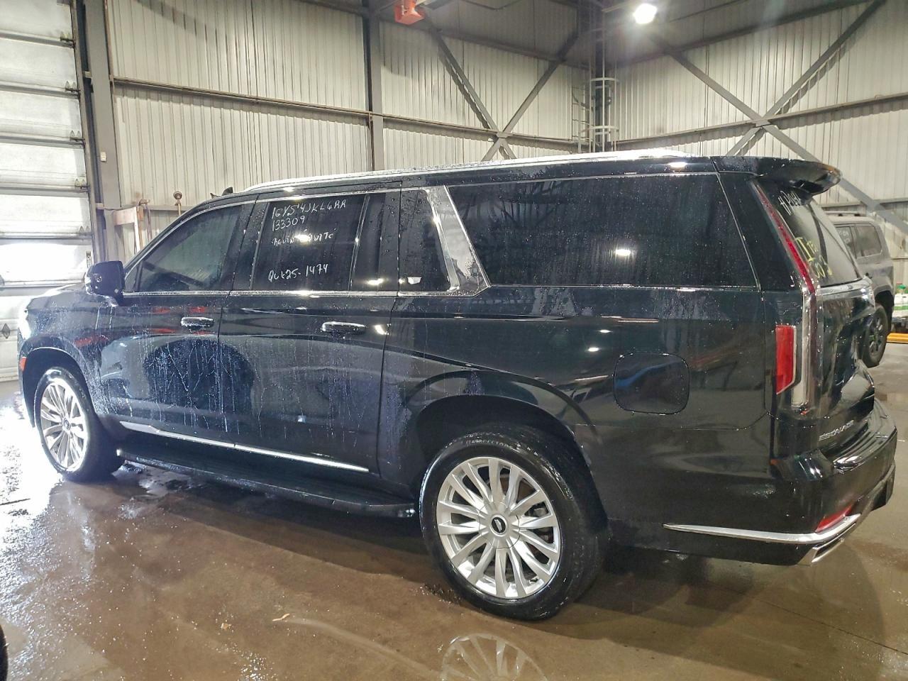 2024 Cadillac Escalade Esv Luxury - zdjęcie 2