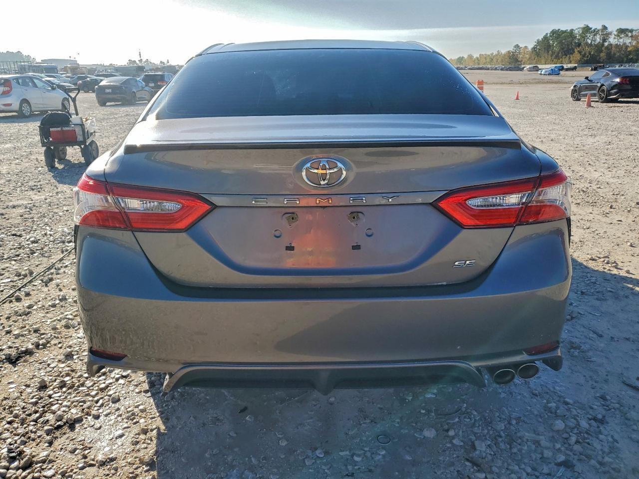 2018 Toyota Camry Se - zdjęcie 6