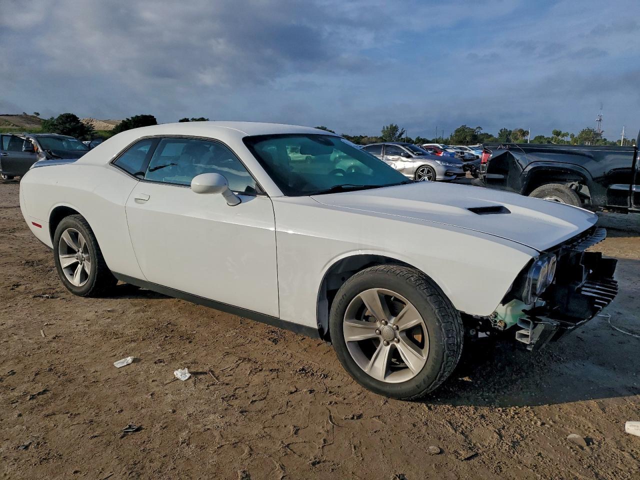 2019 Dodge Challenger Sxt - zdjęcie 4