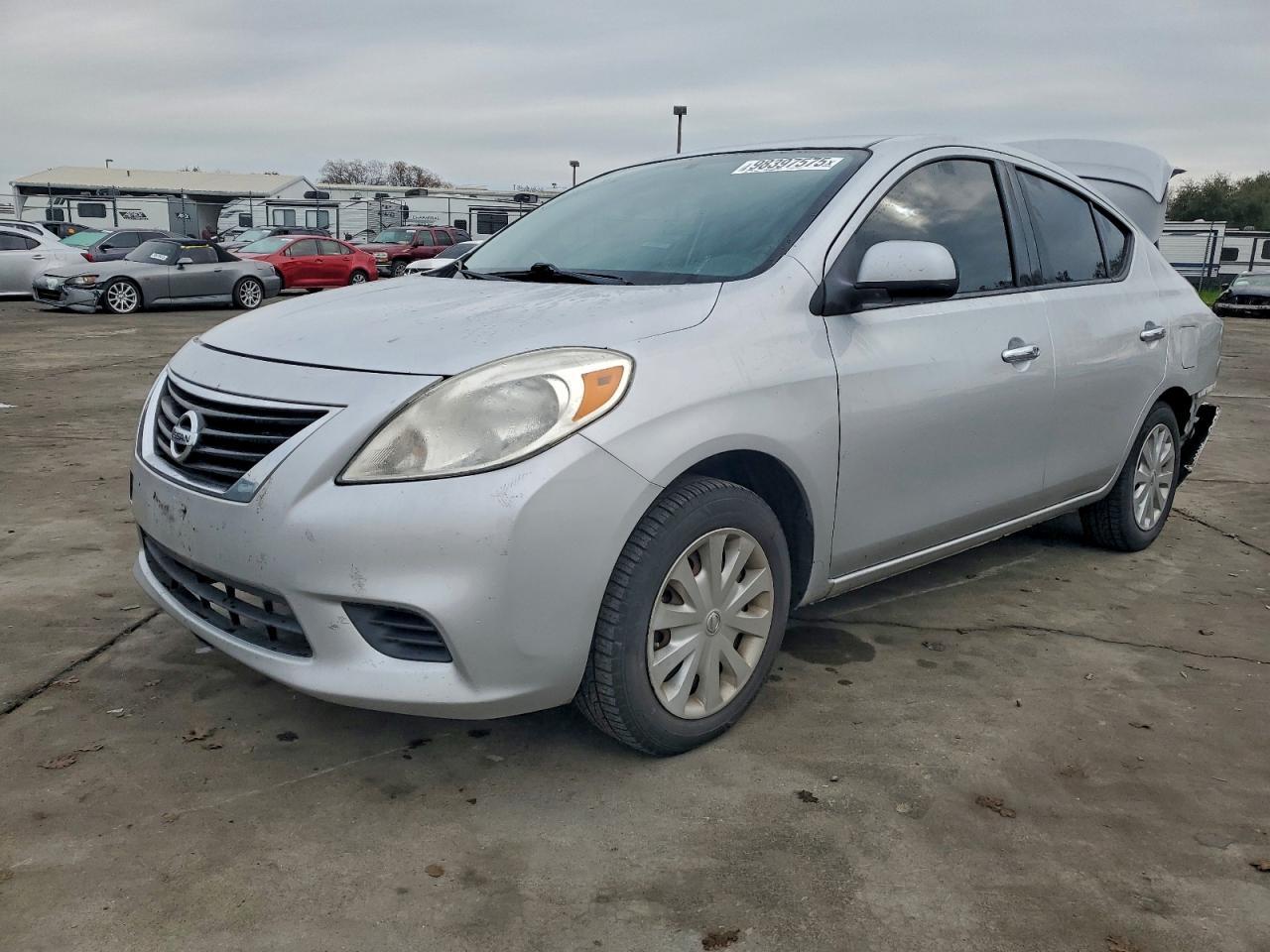 2014 Nissan Versa S - zdjęcie główne