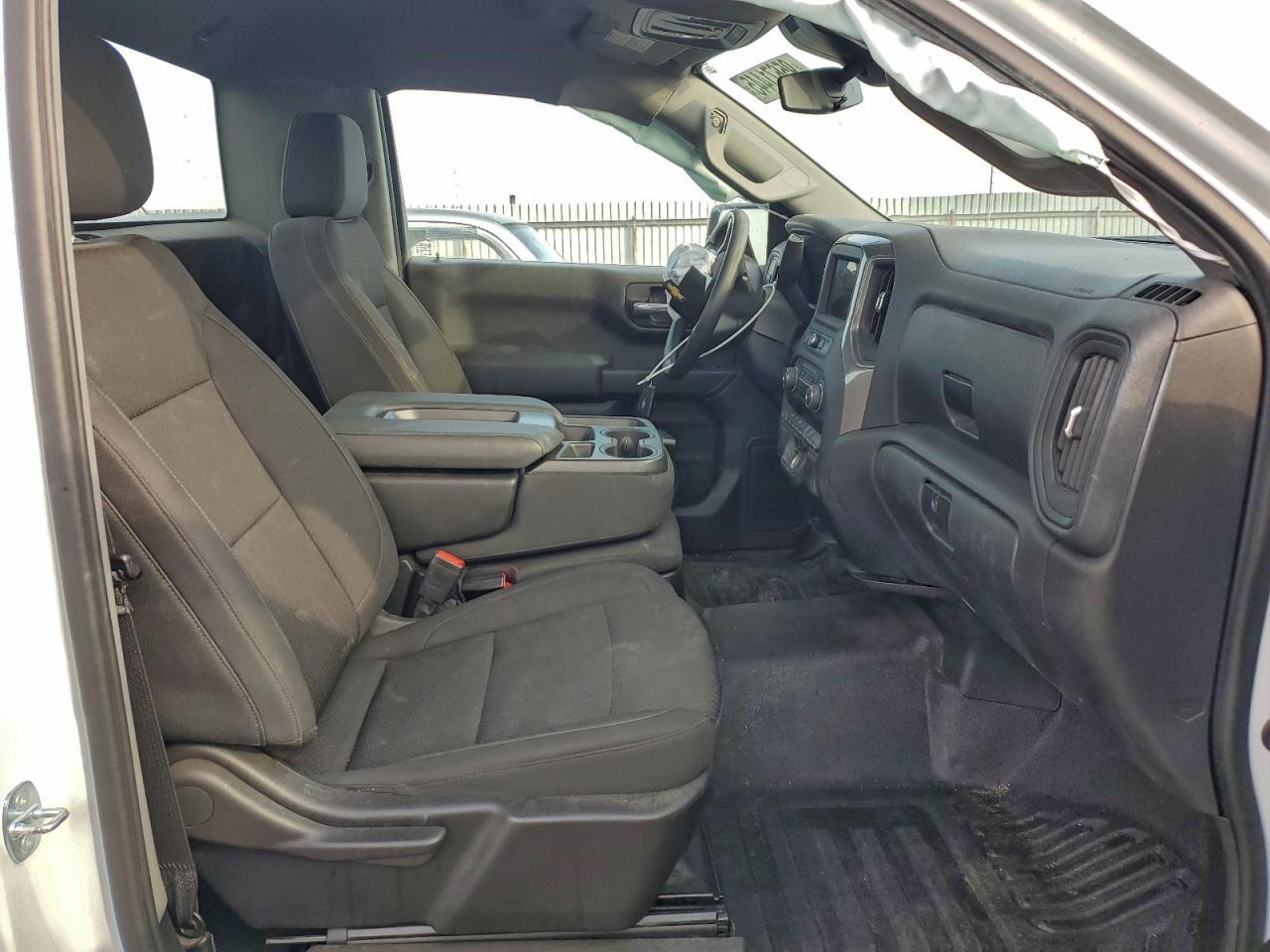 2023 Chevrolet Silverado C1500 - zdjęcie 10