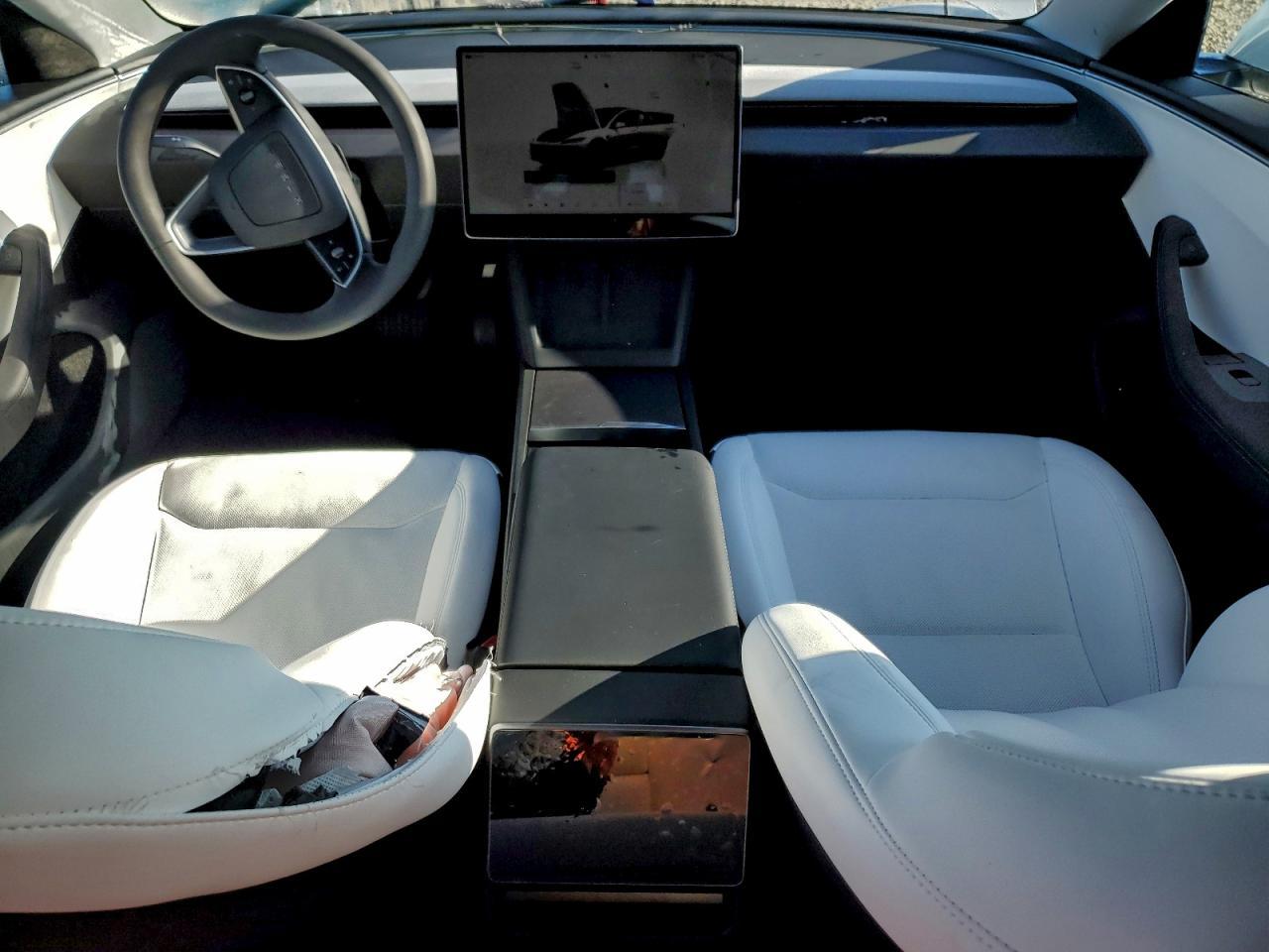 2026 Tesla Model 3 - zdjęcie 8