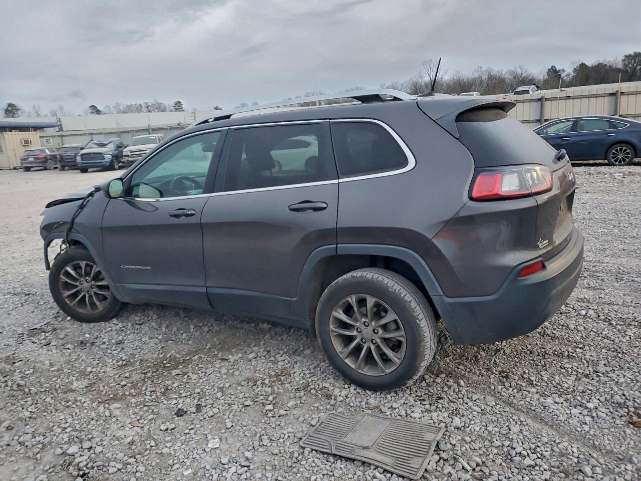 2019 Jeep Cherokee Latitude Plus - zdjęcie 2
