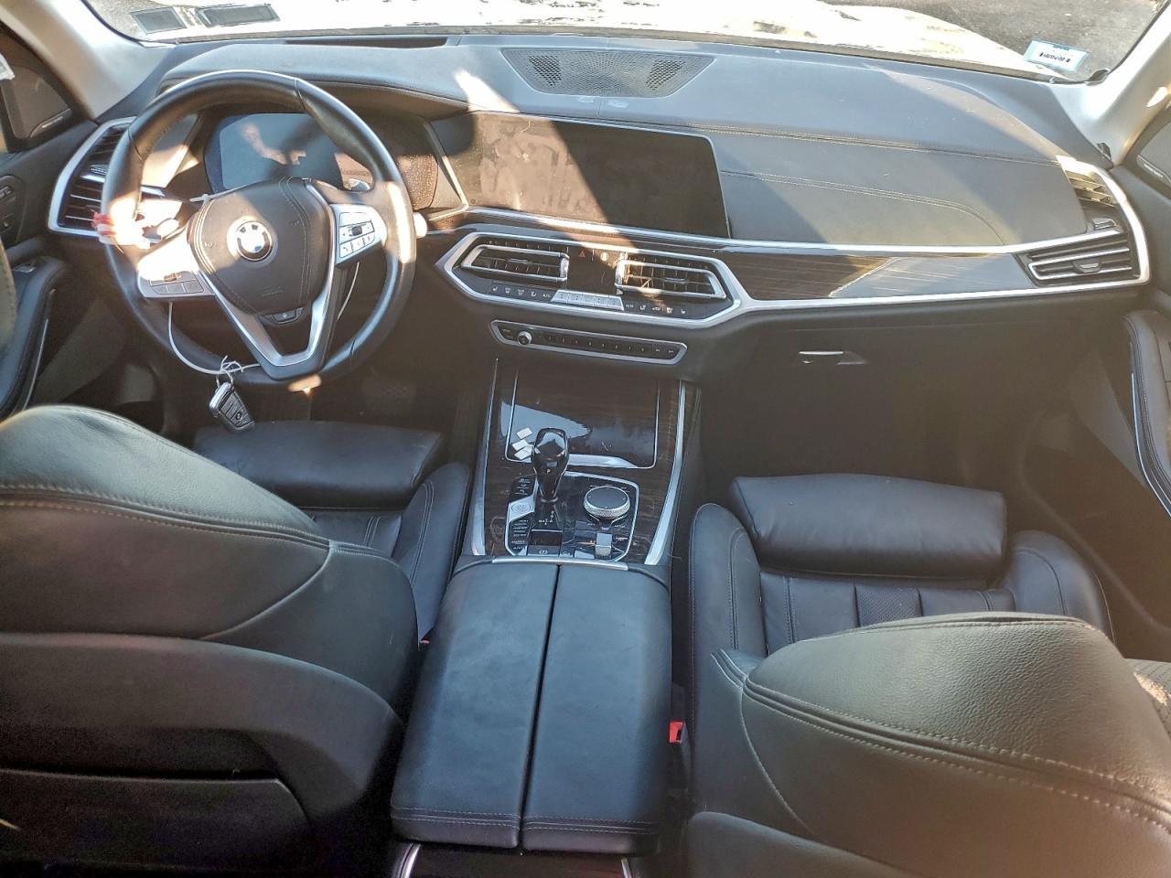 2021 BMW X7 xDrive40I - zdjęcie 8