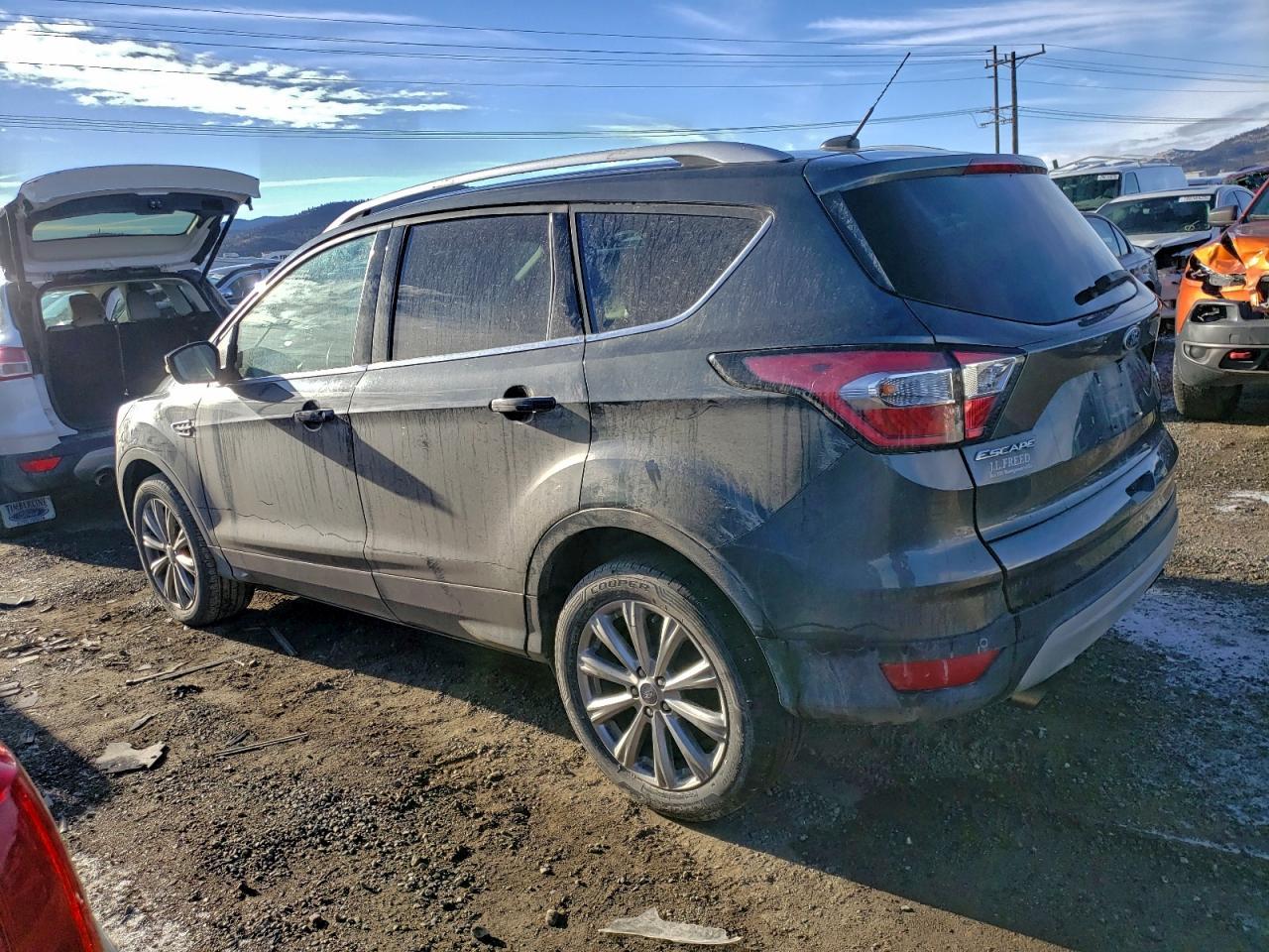 2017 Ford Escape Titanium - zdjęcie 2