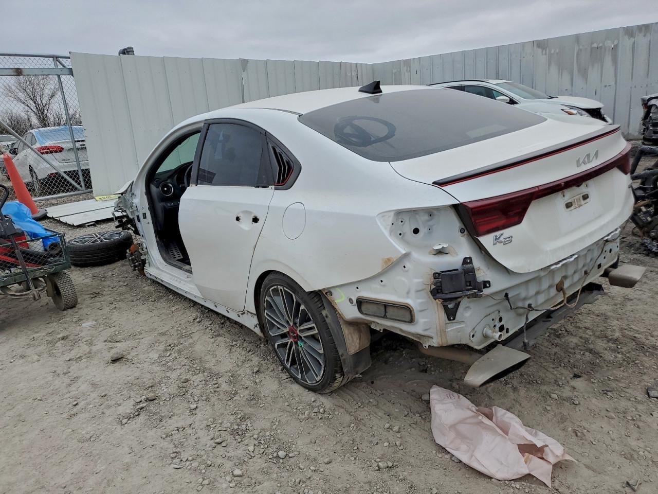 2022 Kia Forte Gt - zdjęcie 2