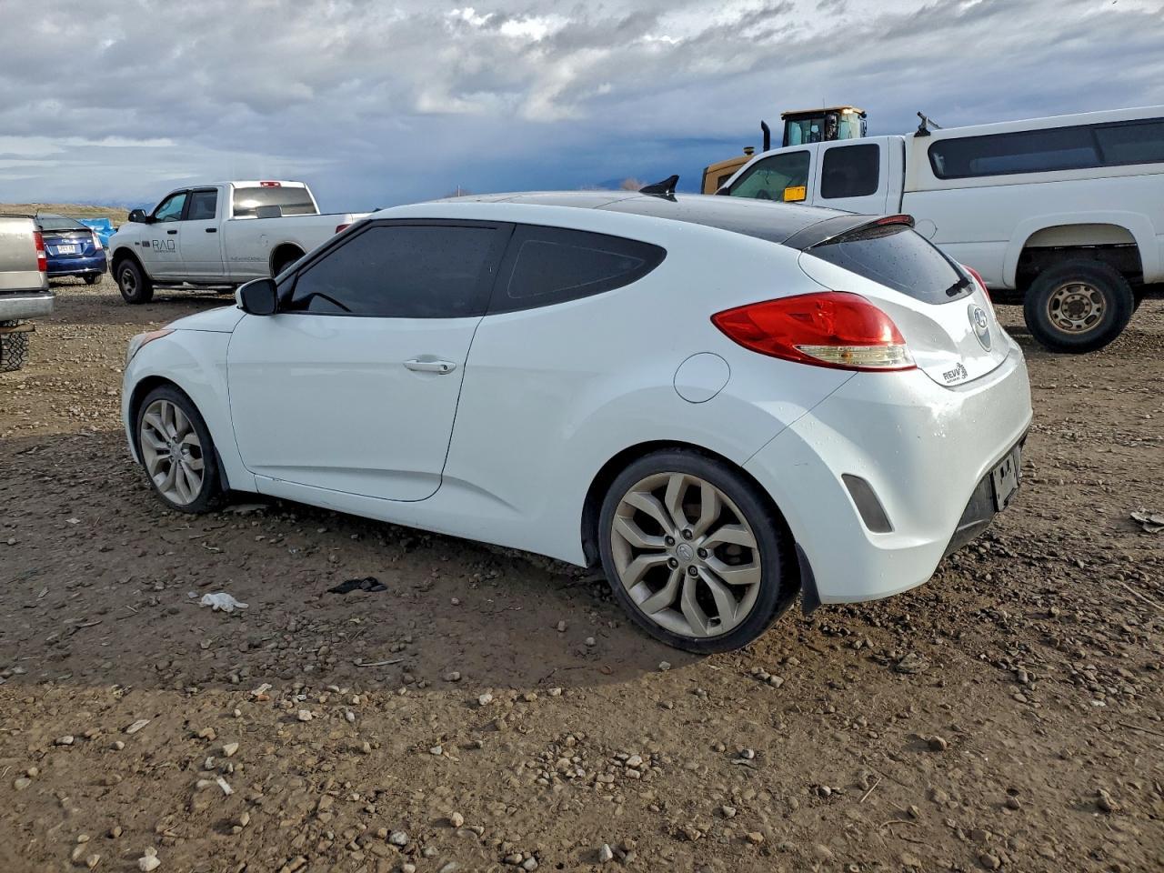 Hyundai Veloster - zdjęcie 2