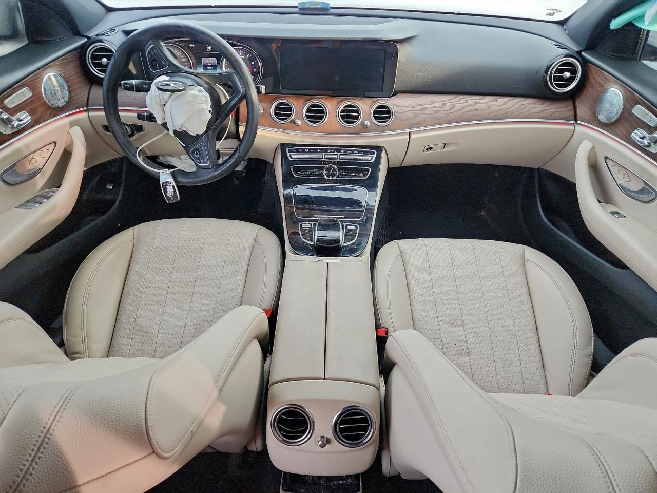 2017 Mercedes-Benz E 300 - zdjęcie 8
