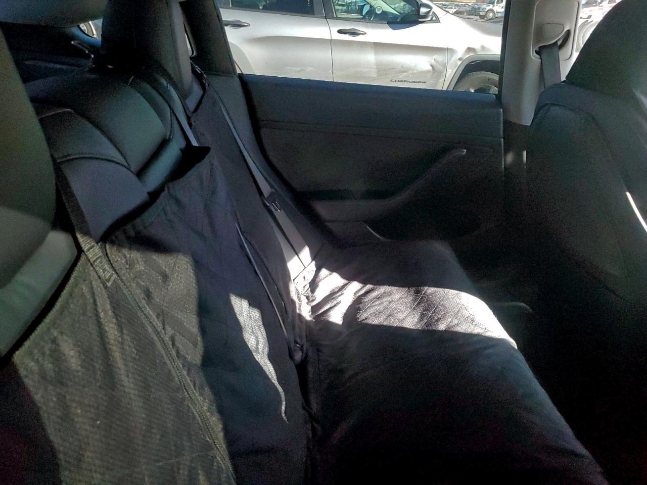 2023 Tesla Model 3 - zdjęcie 11