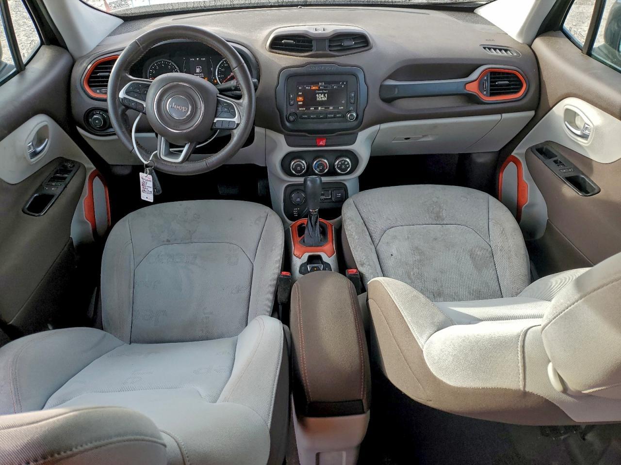 2016 Jeep Renegade Latitude - zdjęcie 8