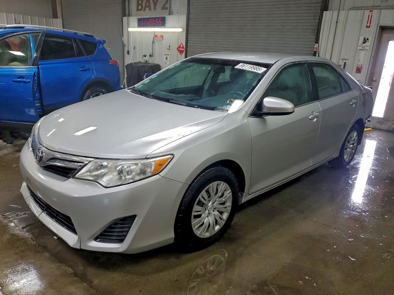 2013 Toyota Camry L - zdjęcie główne