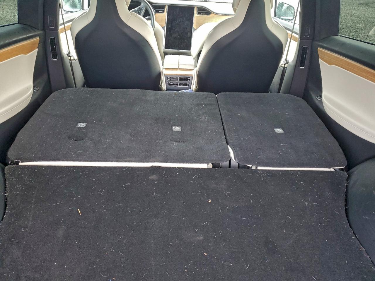 2019 Tesla Model X - zdjęcie 10