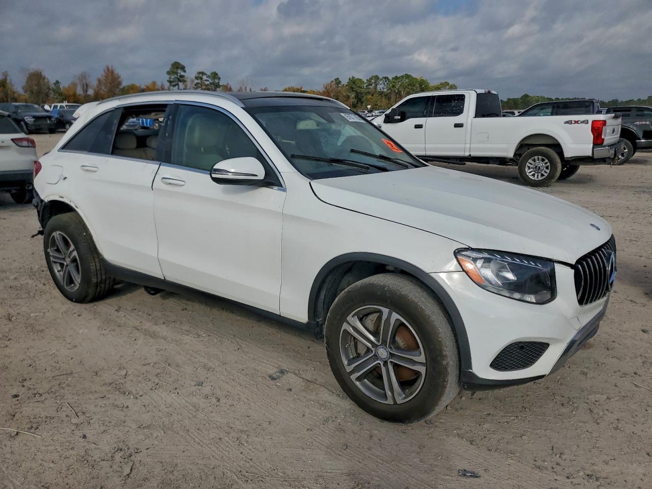 2017 Mercedes-Benz Glc 300 4Matic - zdjęcie 4