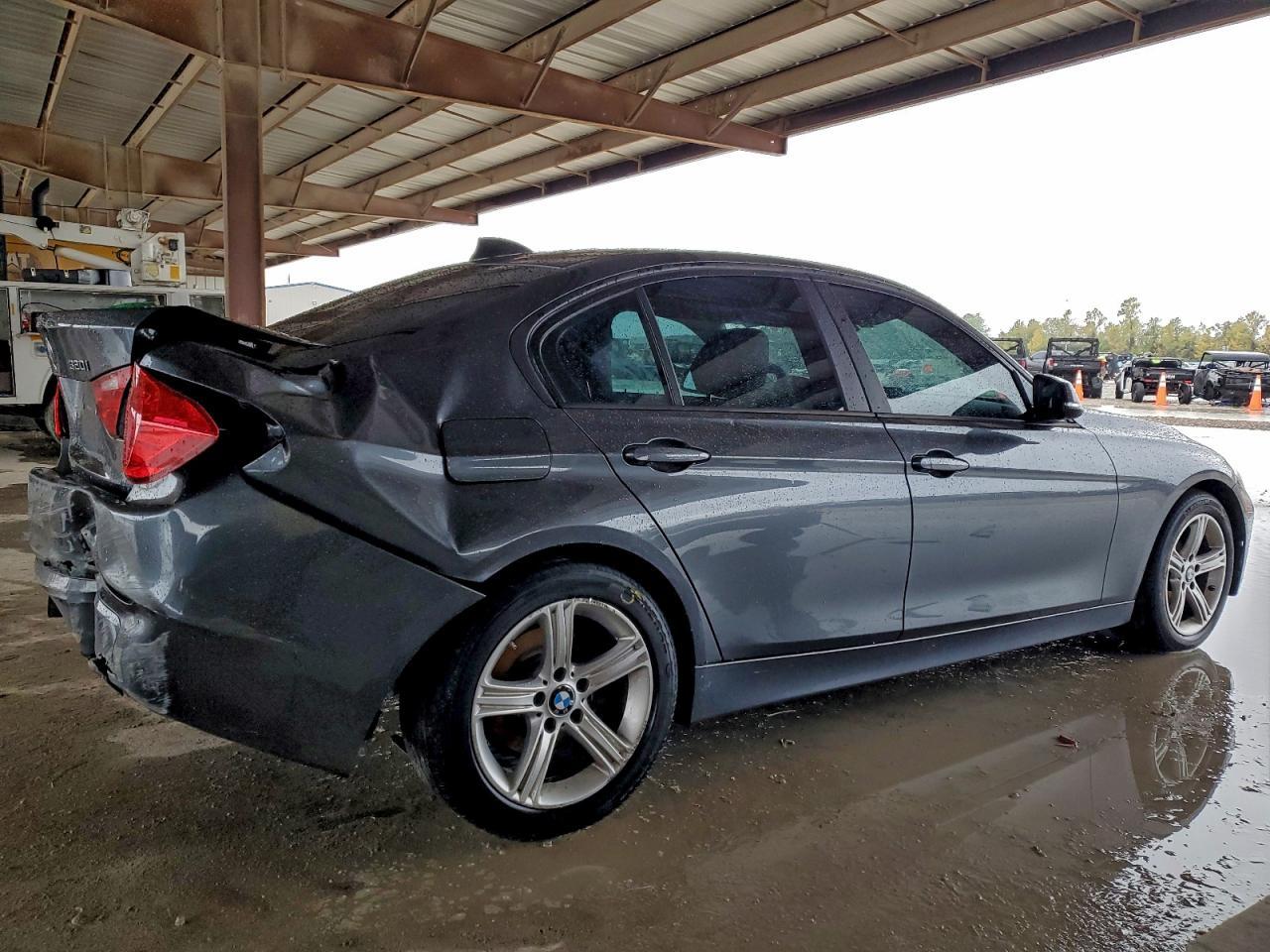 2015 BMW 320 I - zdjęcie 3