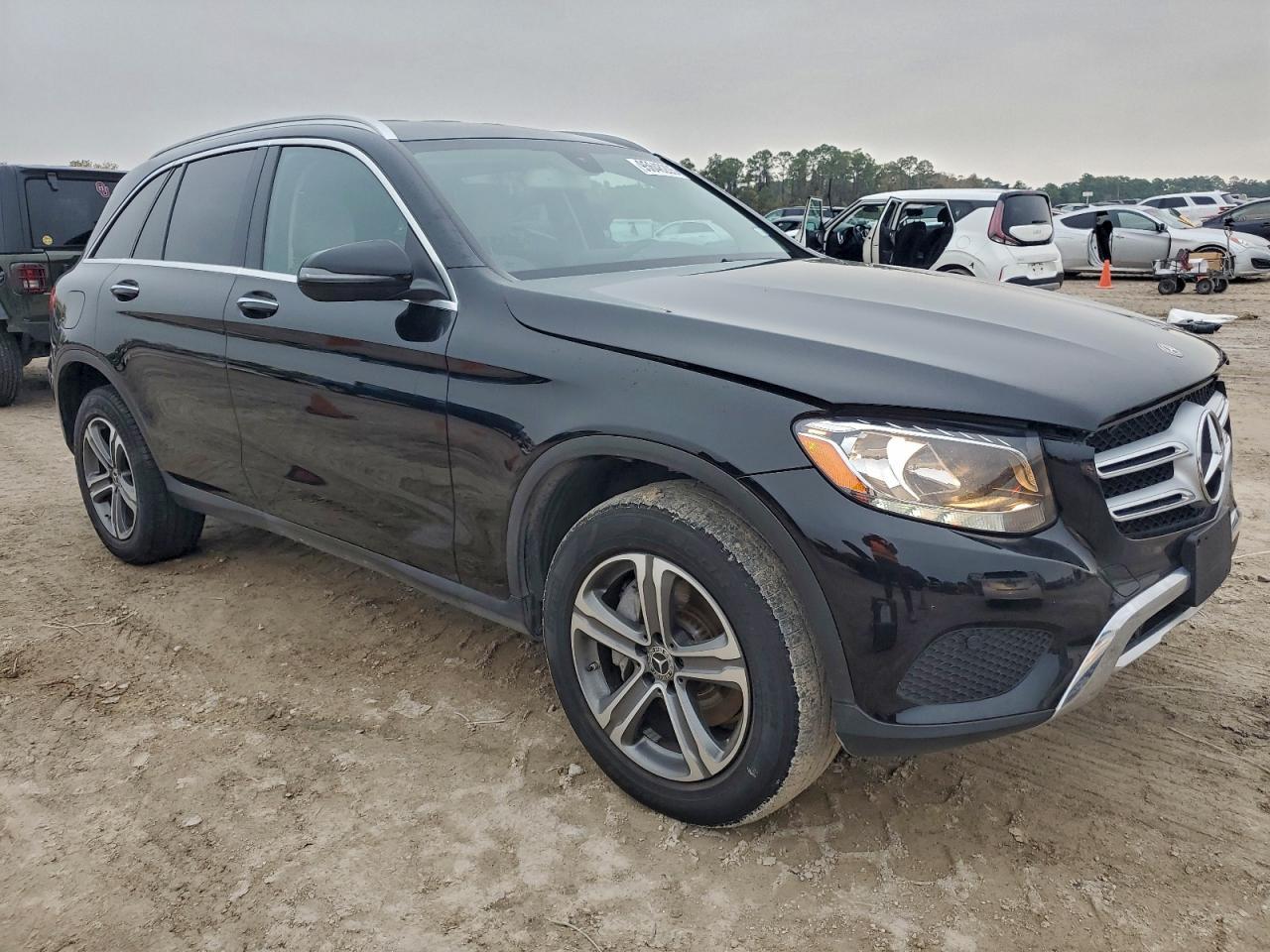 2019 Mercedes-Benz Glc 300 - zdjęcie 4