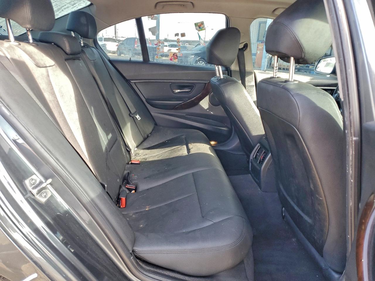 2015 BMW 320 I - zdjęcie 10