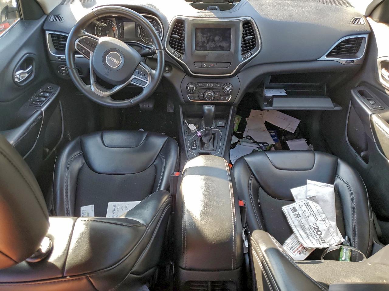 2019 Jeep Cherokee Latitude Plus - zdjęcie 8