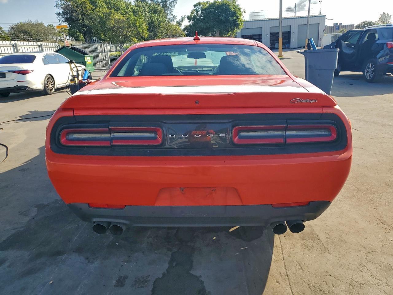 2016 Dodge Challenger Sxt - zdjęcie 6