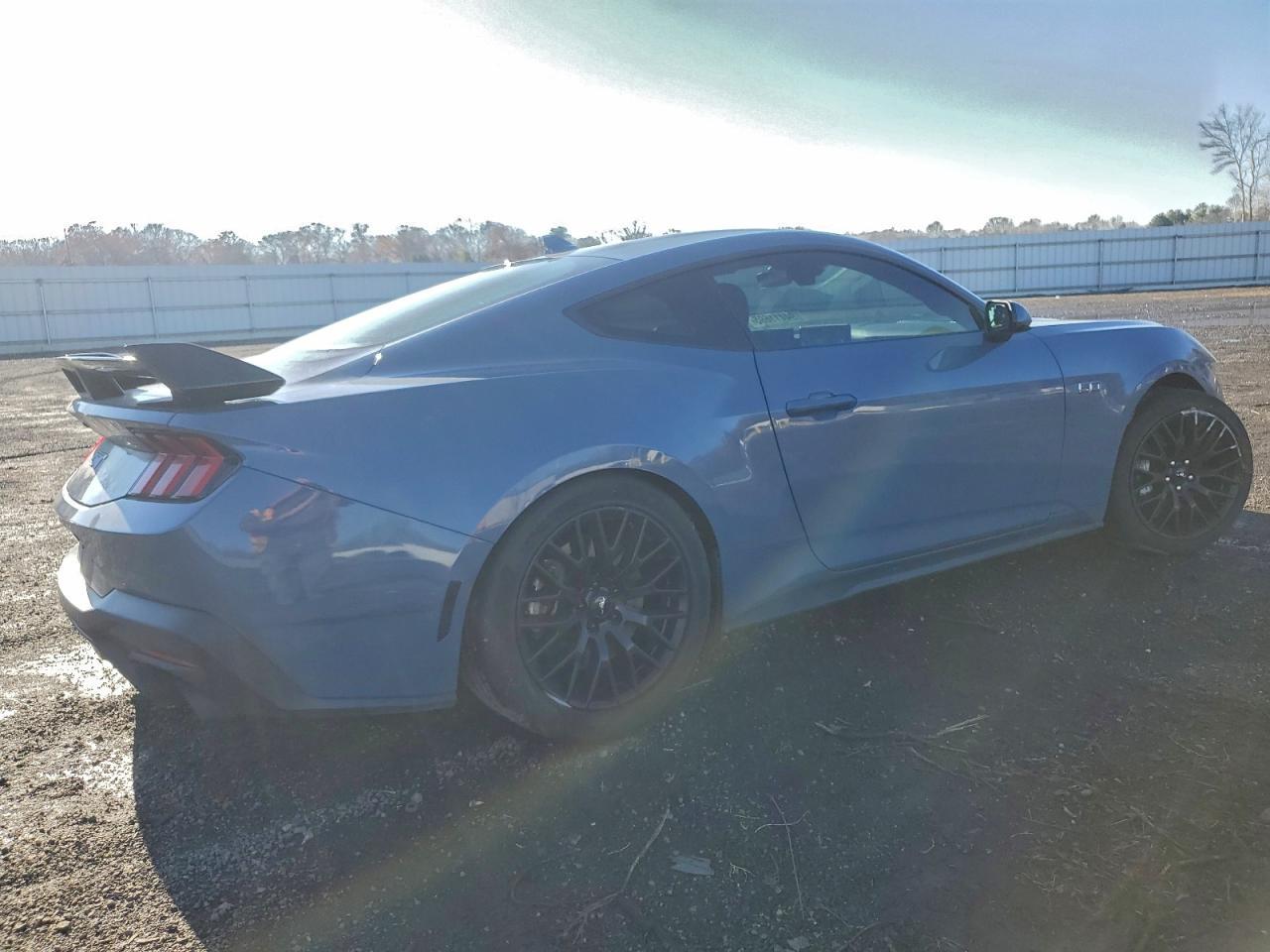 2024 Ford Mustang Gt - zdjęcie 3